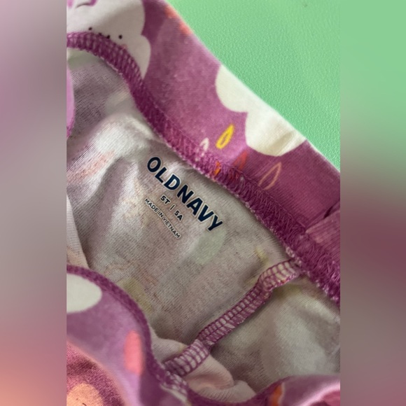 Old Navy Clouds & Rainbows Purple Short Sleeve T-Shirt & Shorts Pajama, Size 5T - Picture 8 of 9